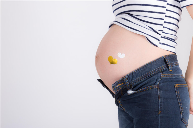 つわり、便秘など妊娠中の体の変化と出産への向き合い方